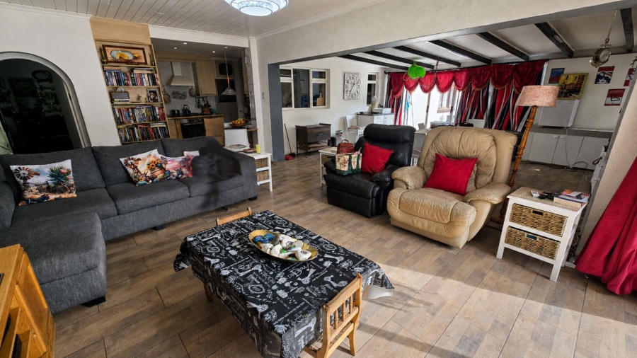 6 Bedroom Property for Sale in Protea Heights Western Cape